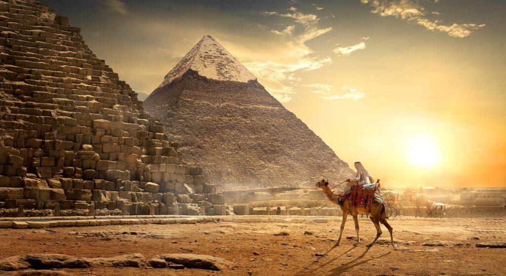 Giza Pyramids and Egyptian Museum one Day tour