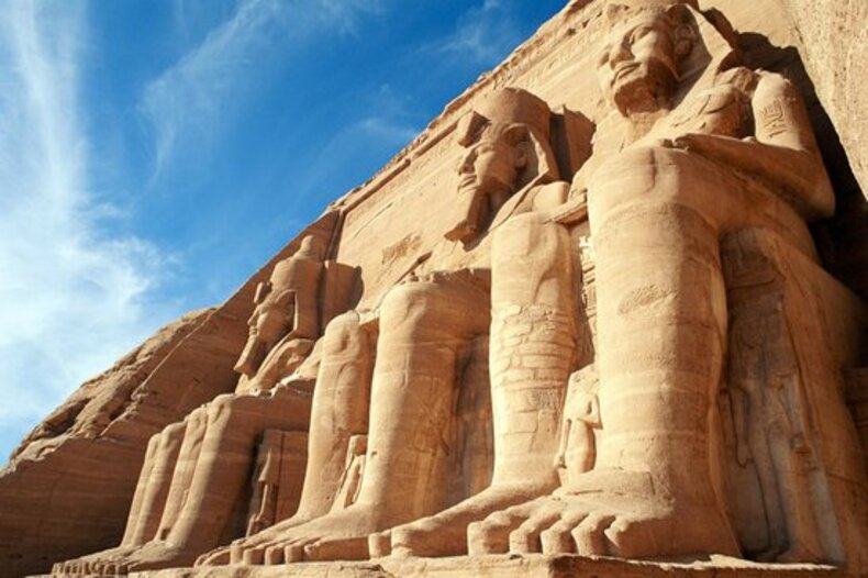 Day Tour to Abusimbel by bus