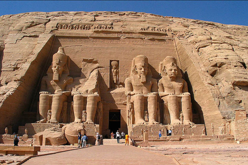 Day Tour to Abusimbel by bus