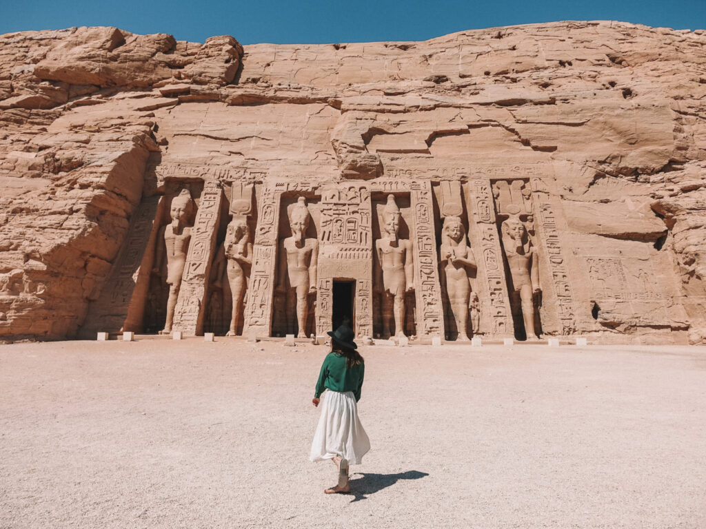 Day Tour to Abusimbel by bus