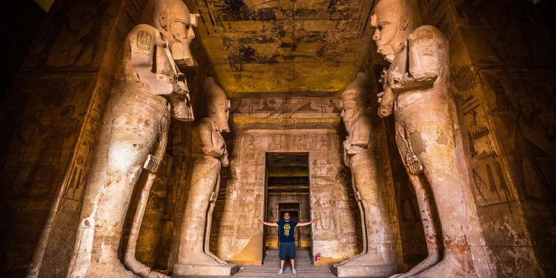 Day Tour to Abusimbel by bus